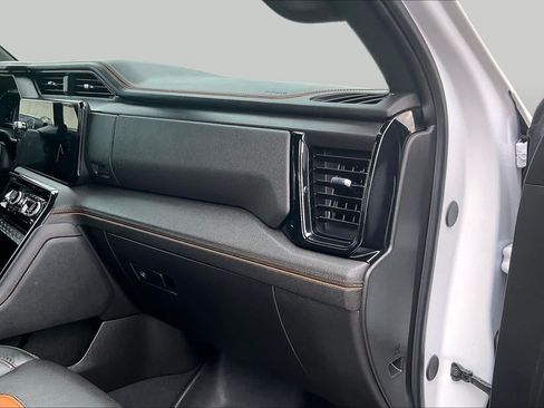 Used 2025 GMC Sierra 1500 AT4 AWD/4WD image 17