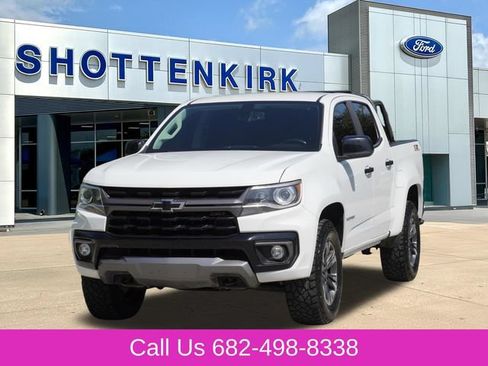 Used 2022 Chevrolet Colorado Z71 AWD/4WD image 3