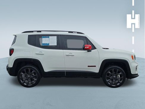 Used 2023 Jeep Renegade Latitude w/ Sun/Sound Group AWD/4WD image 3