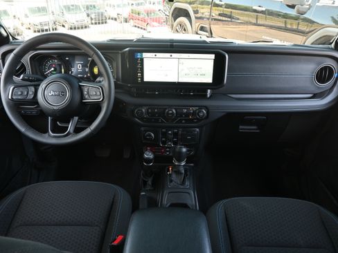 Used 2025 Jeep Wrangler Unlimited Rubicon 4xe w/ Convenience Group image 3