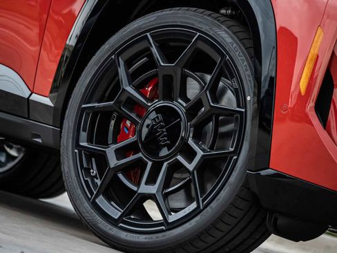 New 2026 BMW XM Label Red image 6