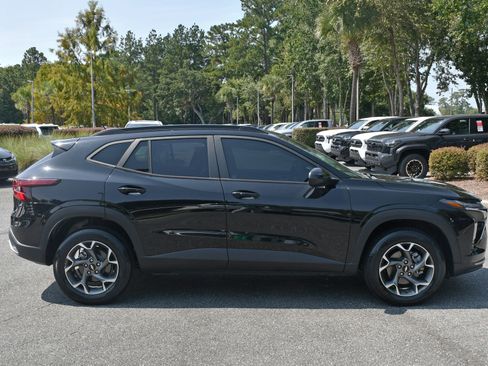 Used 2024 Chevrolet Trax LT w/ Driver Confidence Package image 5