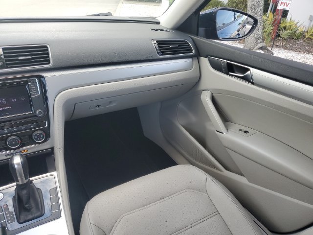 Used 2019 Volkswagen Passat 2.0T Wolfsburg FWD image 15