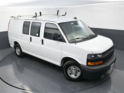 Used 2020 Chevrolet Express 2500 w/ Driver Convenience Package image 27