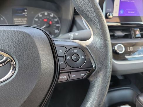 Used 2025 Toyota Corolla LE w/ LE Premium Package image 15