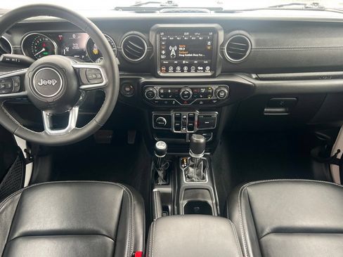 Used 2023 Jeep Wrangler Unlimited Sahara w/ Cold Weather Group AWD/4WD image 10
