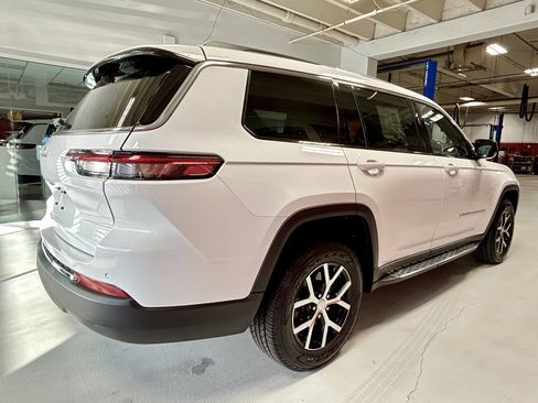 Certified 2023 Jeep Grand Cherokee L Limited w/ Luxury Tech Group II image 13
