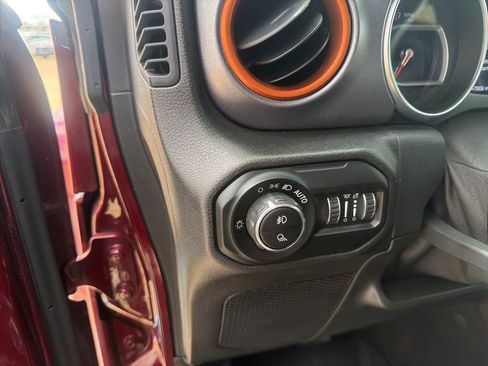 Used 2021 Jeep Gladiator Mojave AWD/4WD image 27