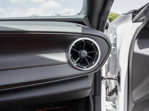 Used 2017 Chevrolet Camaro SS RWD image 73