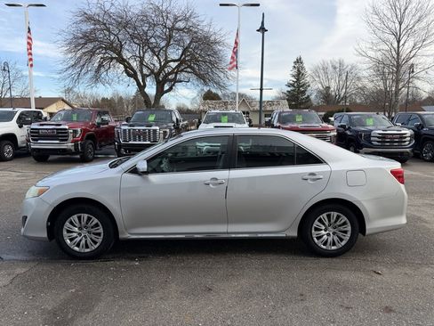 Used 2012 Toyota Camry LE image 8