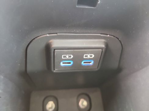 Used 2022 Toyota RAV4 XLE image 24