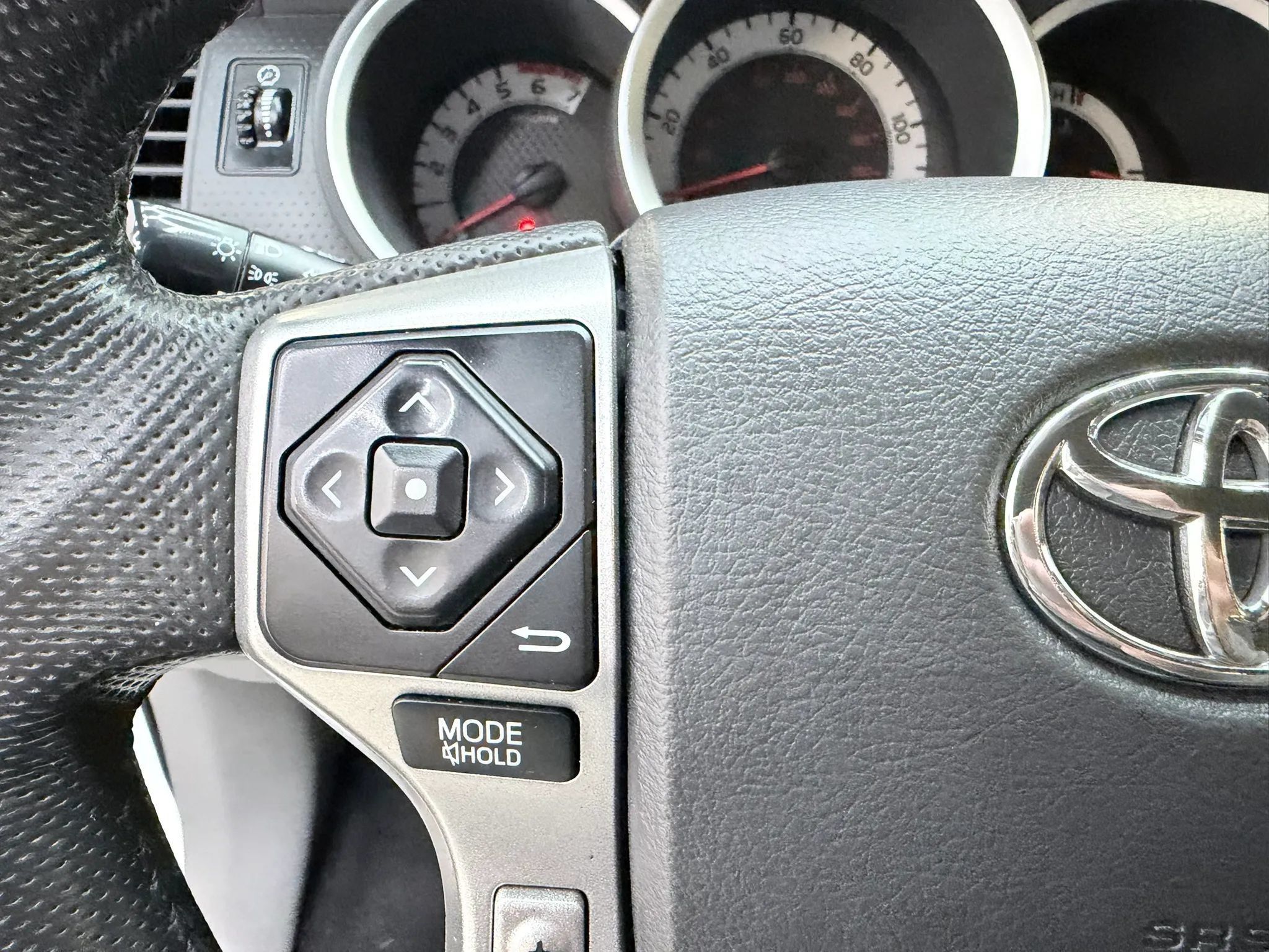 Used 2015 Toyota Tacoma 4x4 Access Cab V6 image 12