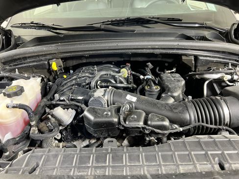 Used 2023 Jeep Grand Cherokee L Laredo AWD/4WD image 31