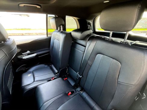 Used 2020 Mercedes-Benz GLB 250 image 18