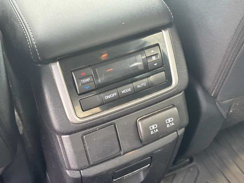 Used 2022 Subaru Ascent Onyx Edition AWD/4WD image 18