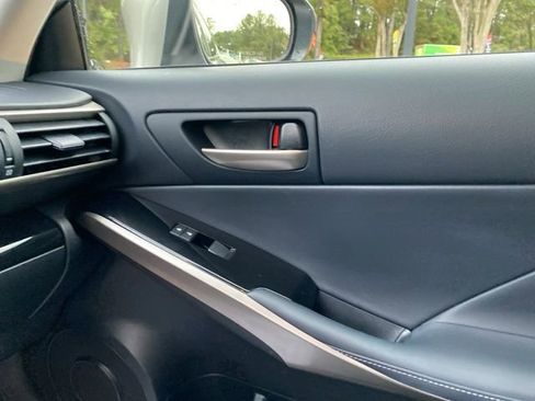 Used 2018 Lexus IS 300 image 29