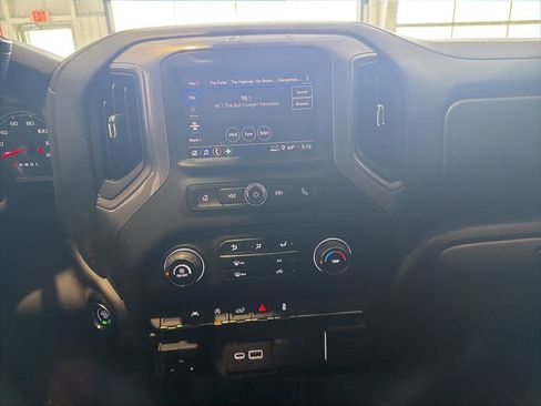 Used 2024 Chevrolet Silverado 1500 Custom image 10