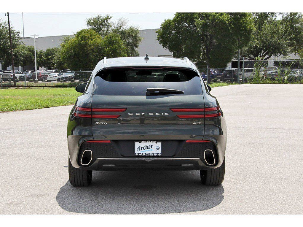 Used 2025 Genesis GV70 2.5T AWD/4WD image 4