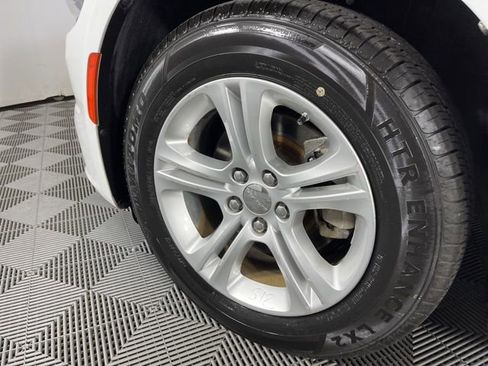 Used 2023 Dodge Charger SXT RWD image 13