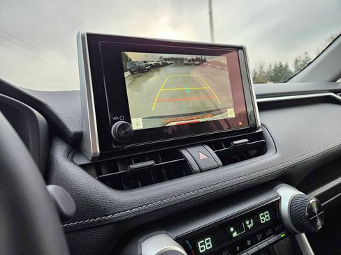 Certified 2025 Toyota RAV4 XLE image 33