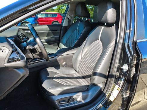 Used 2024 Toyota Camry SE FWD image 2