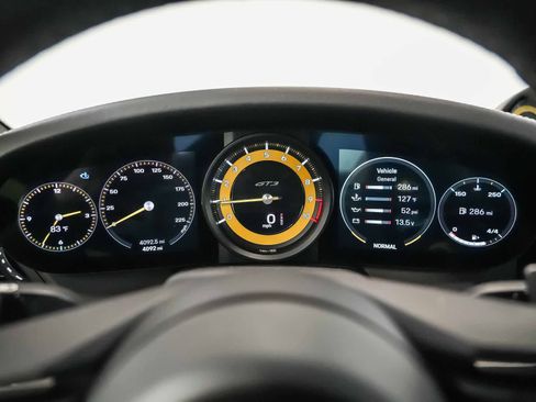 Certified 2022 Porsche 911 GT3 RWD image 34