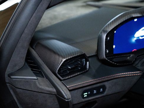 Used 2024 Lamborghini Revuelto AWD/4WD image 37