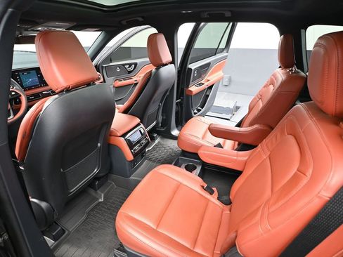 Used 2025 Lincoln Aviator Reserve w/ Jet Appearance Package image 41