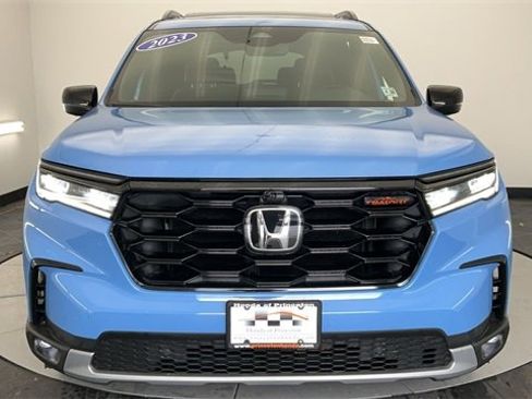 Certified 2023 Honda Pilot TrailSport image 7