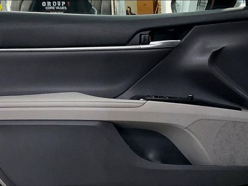 Used 2019 Toyota Camry XLE FWD image 22