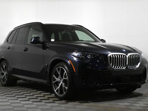 Used 2026 BMW X5 xDrive50e w/ M Sport Package image 9