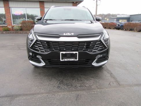 Used 2025 Kia Sportage EX image 2