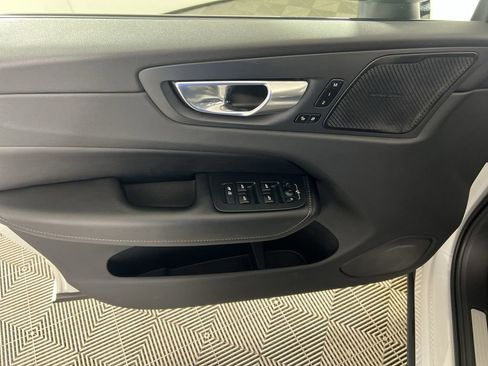 Used 2023 Volvo XC60 B6 Ultimate AWD/4WD image 22