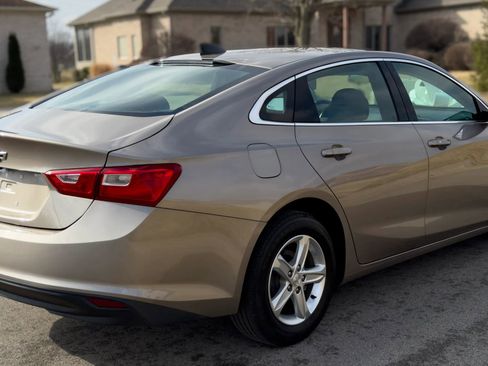 Used 2022 Chevrolet Malibu LS FWD image 4