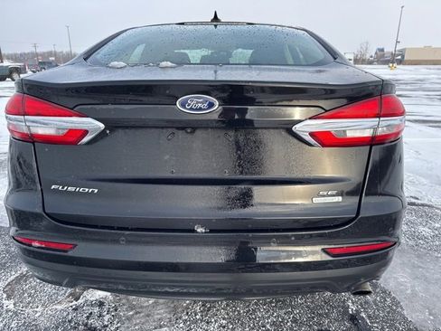 Used 2019 Ford Fusion SE image 5