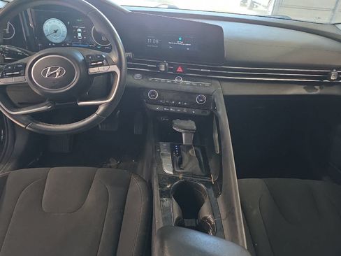 Used 2023 Hyundai Elantra SEL w/ Convenience Package FWD image 4