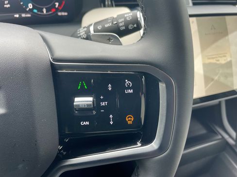 Certified 2025 Land Rover Discovery Sport Dynamic SE AWD/4WD image 22