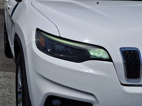 Used 2019 Jeep Cherokee Latitude Plus w/ Cold Weather Group AWD/4WD image 9