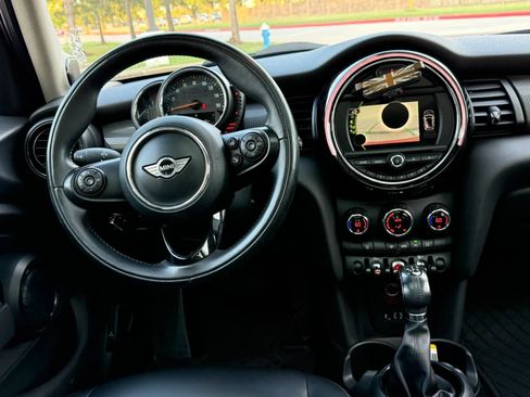 Used 2017 MINI Cooper 4-Door Hardtop FWD image 12