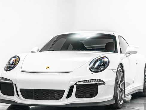 Used 2014 Porsche 911 GT3 RWD image 5