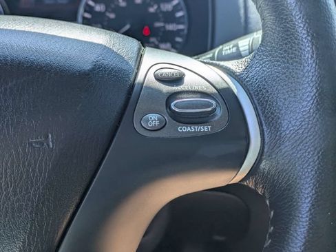 Used 2013 Nissan Pathfinder SL FWD image 26