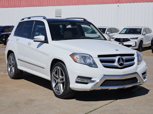 Used 2015 Mercedes-Benz GLK 350 2WD image 3
