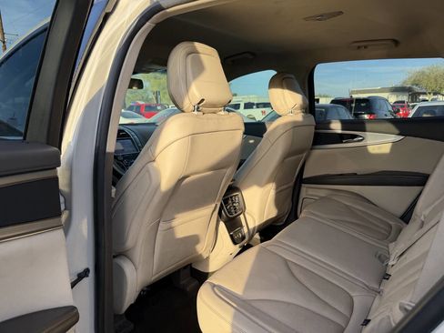 Used 2020 Lincoln Nautilus FWD w/ Equipment Group 101A image 15