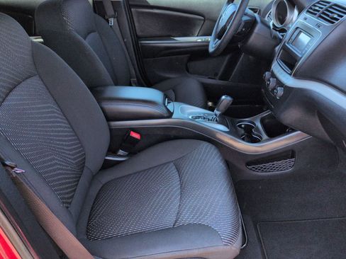 Used 2019 Dodge Journey SE FWD image 20