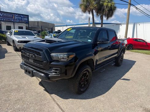 Used 2018 Toyota Tacoma TRD Pro AWD/4WD image 3