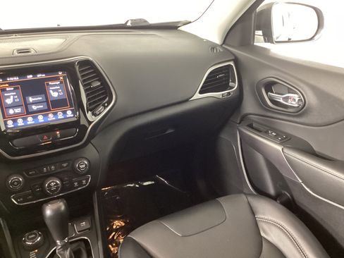 Used 2022 Jeep Cherokee Limited image 15