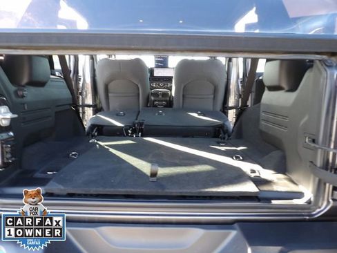 Used 2024 Jeep Wrangler Sahara image 33