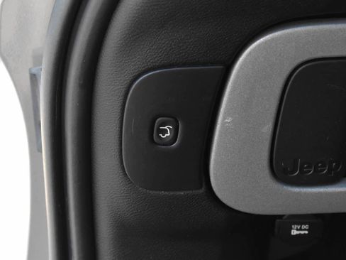 Used 2018 Jeep Cherokee Limited AWD/4WD image 50