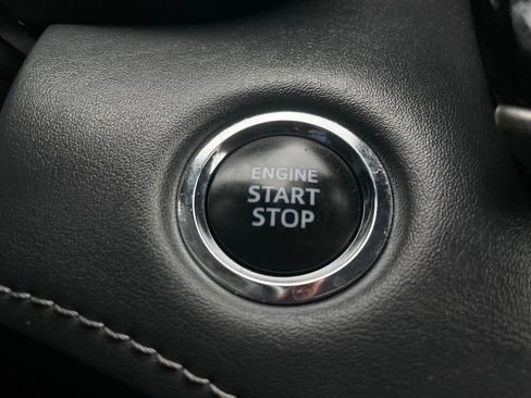 Used 2023 Toyota Highlander XLE image 22