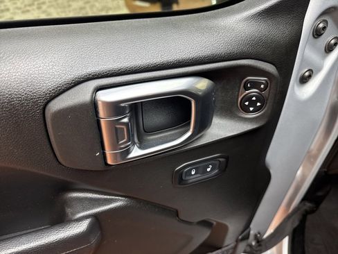 Used 2023 Jeep Wrangler Willys image 22